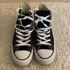 Barely worn women’s converse